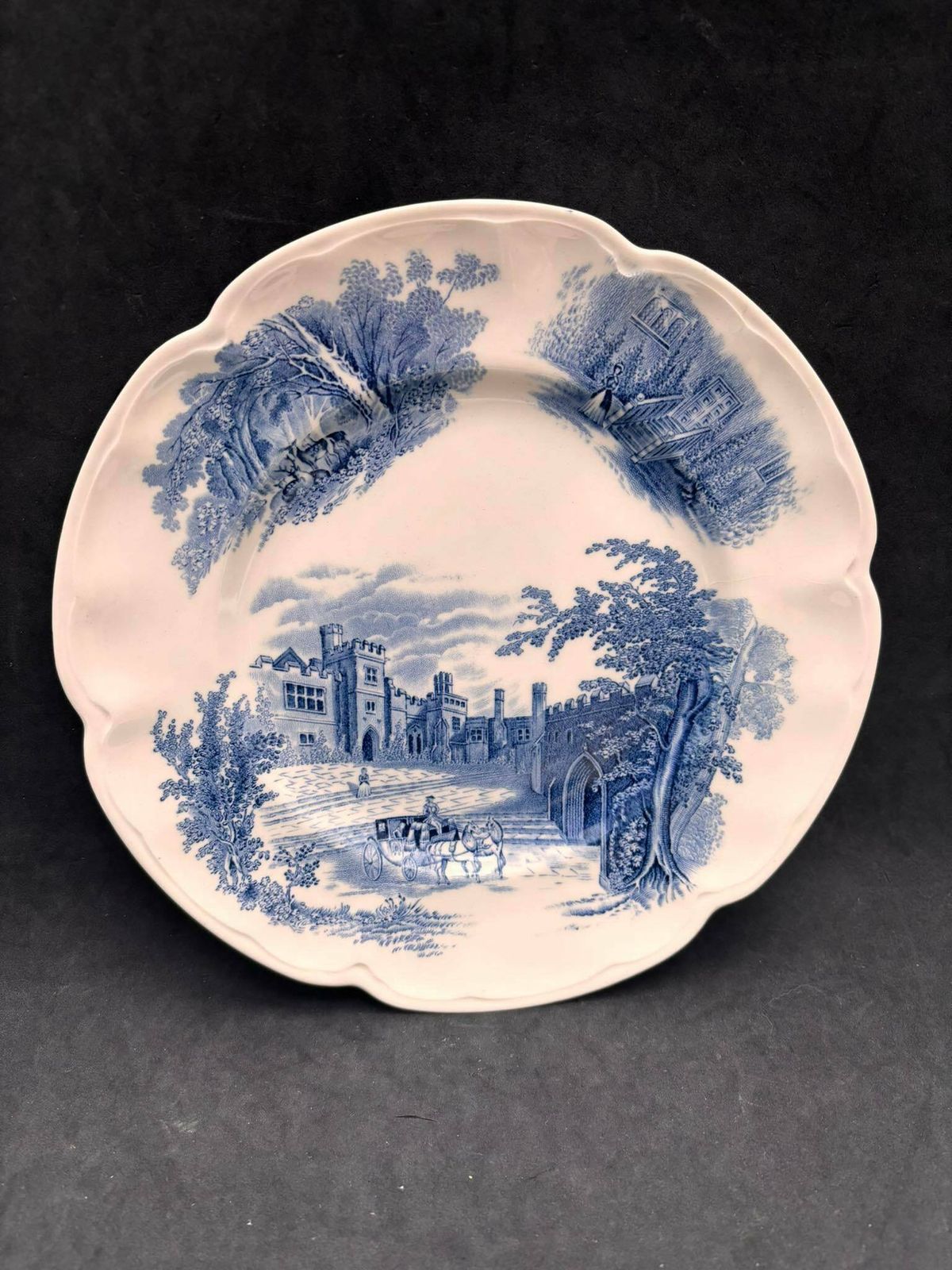 photo furniture 4 Haddon Hall Blue By Johnson Brothers Entrée Plate 8.8" Discontinued China, Replacement Dinnerware White Blue English Engraved Plates