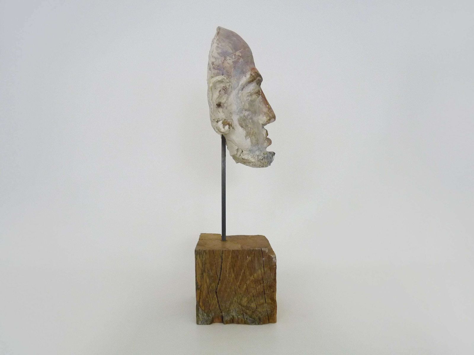 photo furniture R, Cabinet Of Curiosities. Ph Monaux. Ariège Artist.