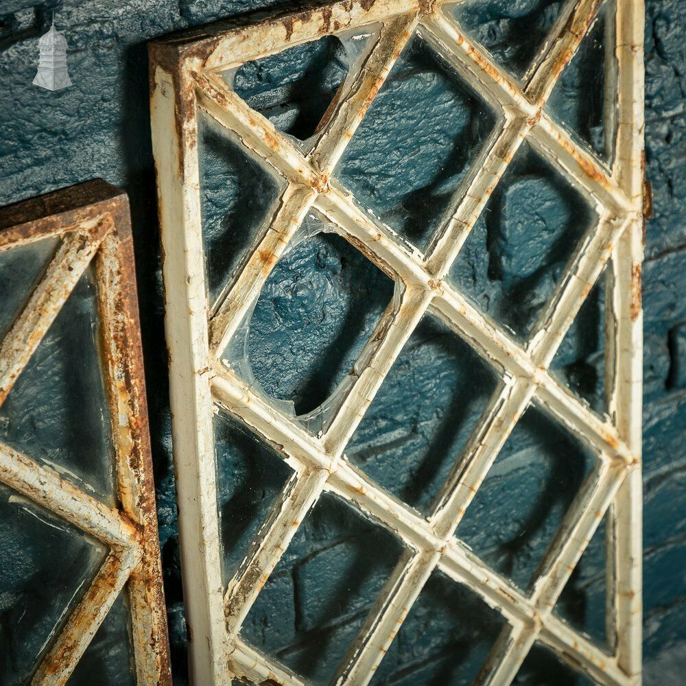 900.0 Batch Of 5 Diamond Metal Window Frames photo
