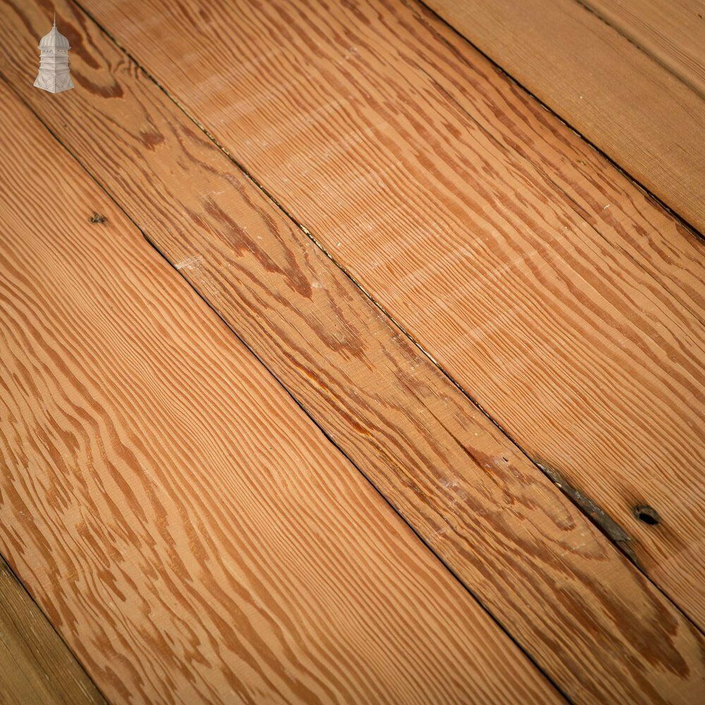 photo vinterior Batch Of 13.5 Square Metres Of Mixed Width Planed Pitch Pine Wall Cladding Floorboards