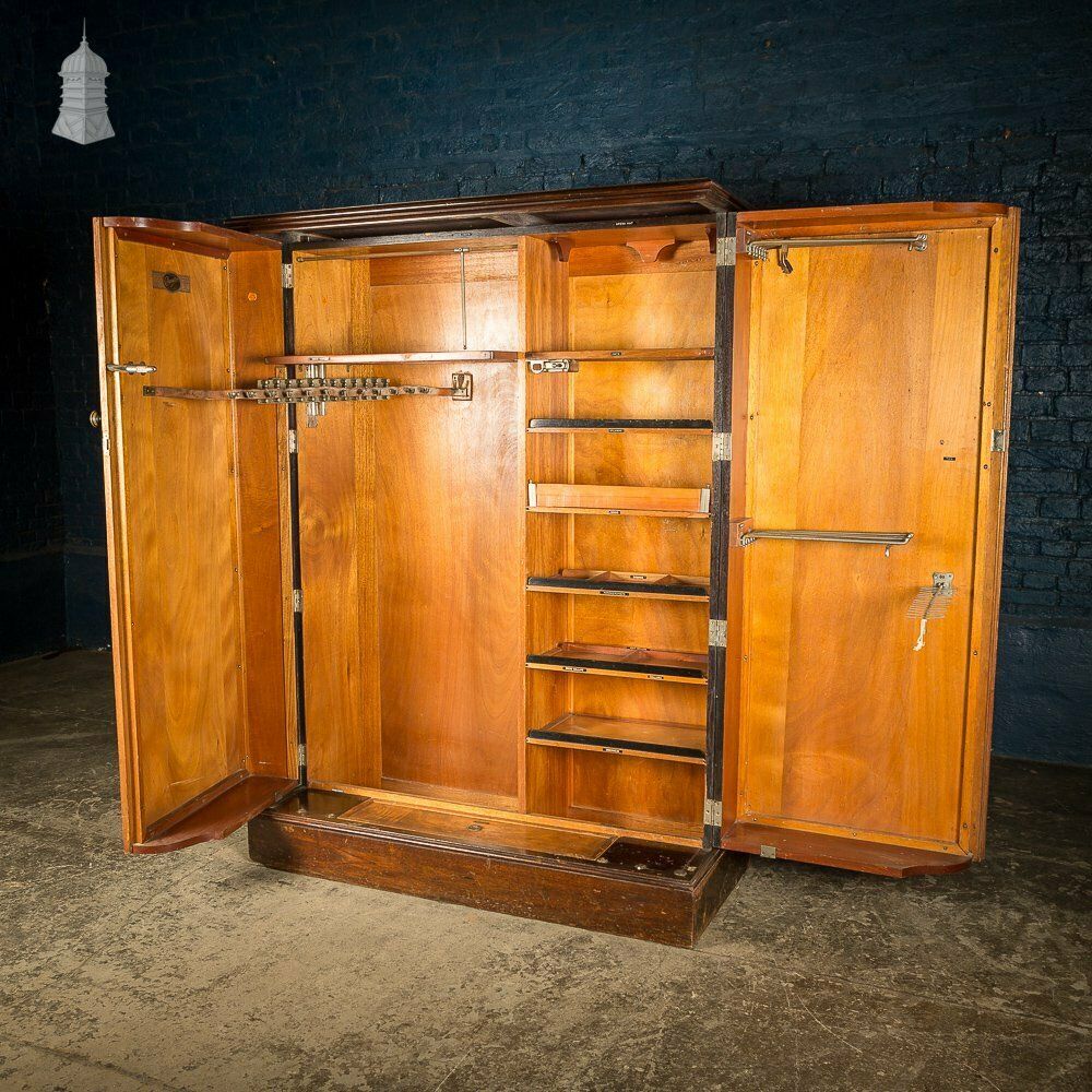 Traveling Compactom Model Yn Gentleman’s Wardrobe photo furniture