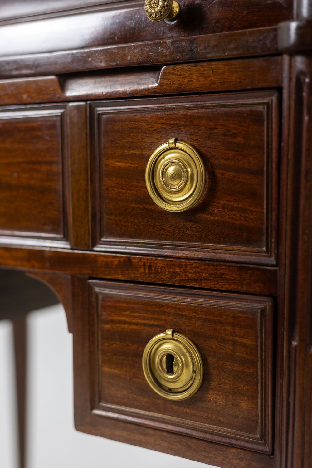 photo vinterior Desk – Or Secretary, Cylinder, In Mahogany. Late 18th Century Period.