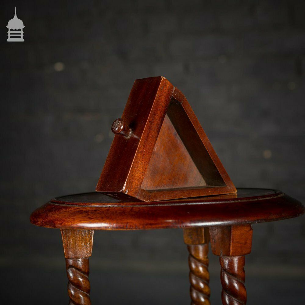 19th C Mahogany Jardinière Stand With Twist Detail