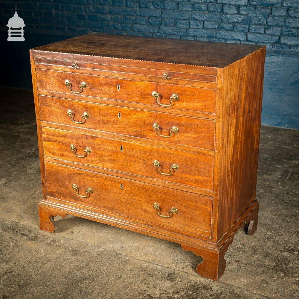 Small George III Chest Of Drawers Beautifully Proportioned In Mahogany With Cross Banding On Top Rim And Bracket Feet. C.1800 photo for sale