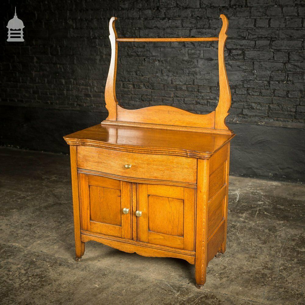 photo furniture 19th C Oak Vanity Unit On Castors With Bouffant Drawer