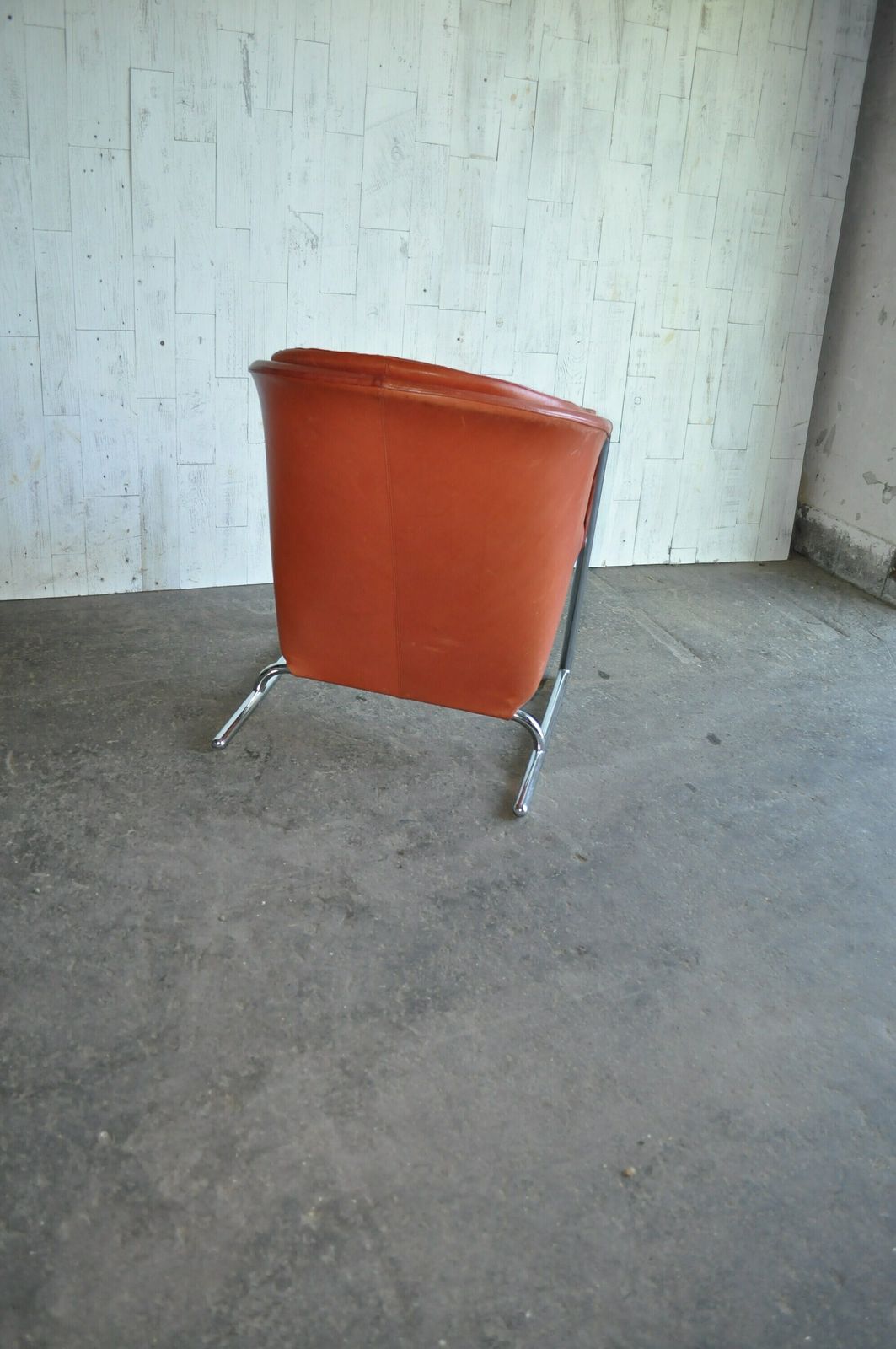 Mid Century Modern Tufted Leather Armchair, 1970s photo vintage