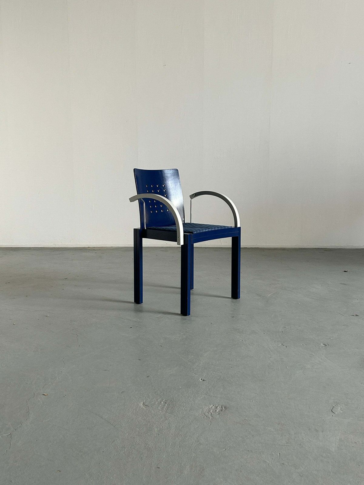 1 Of 20 Postmodern Memphis Era Original Thonet Vienna Sculptural Stackable Dining Chairs, Original And Signed, 1990s Austria