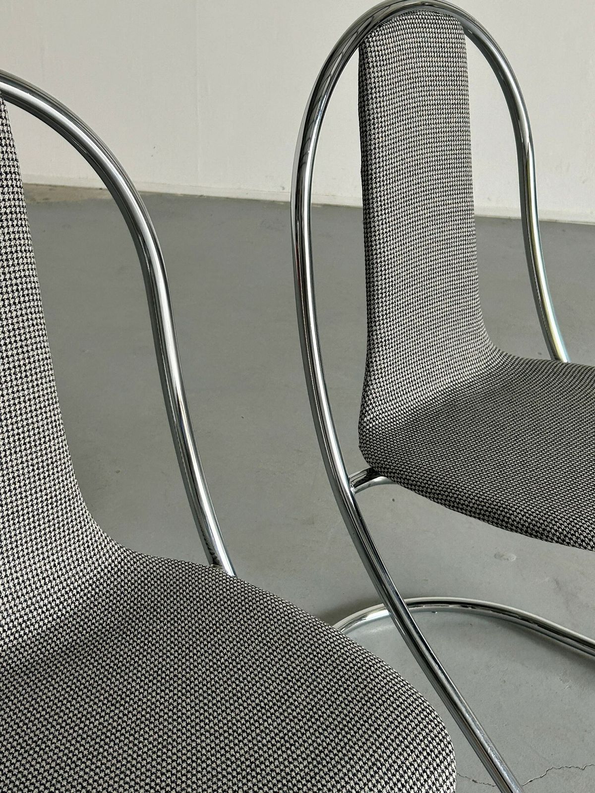 1 Of 3 Italian Space Age Chromed Tubular Steel Cantilever Chairs In Style Of Willy Rizzo For Cidue, 1980s Italy photo vintage