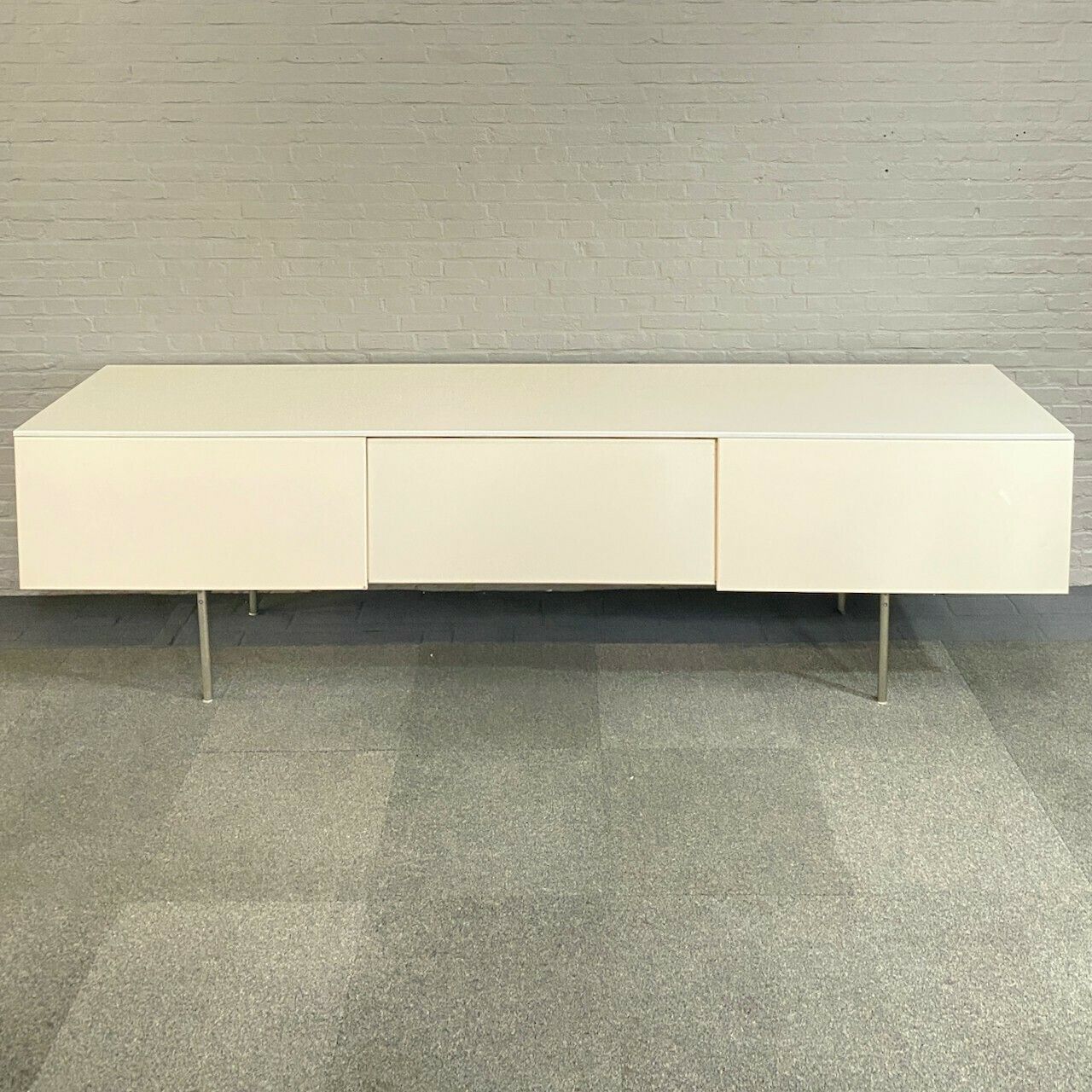 Xilitalia Creme Lacquered Sideboard By Antonio Citterio & Paolo Nava photo vinterior