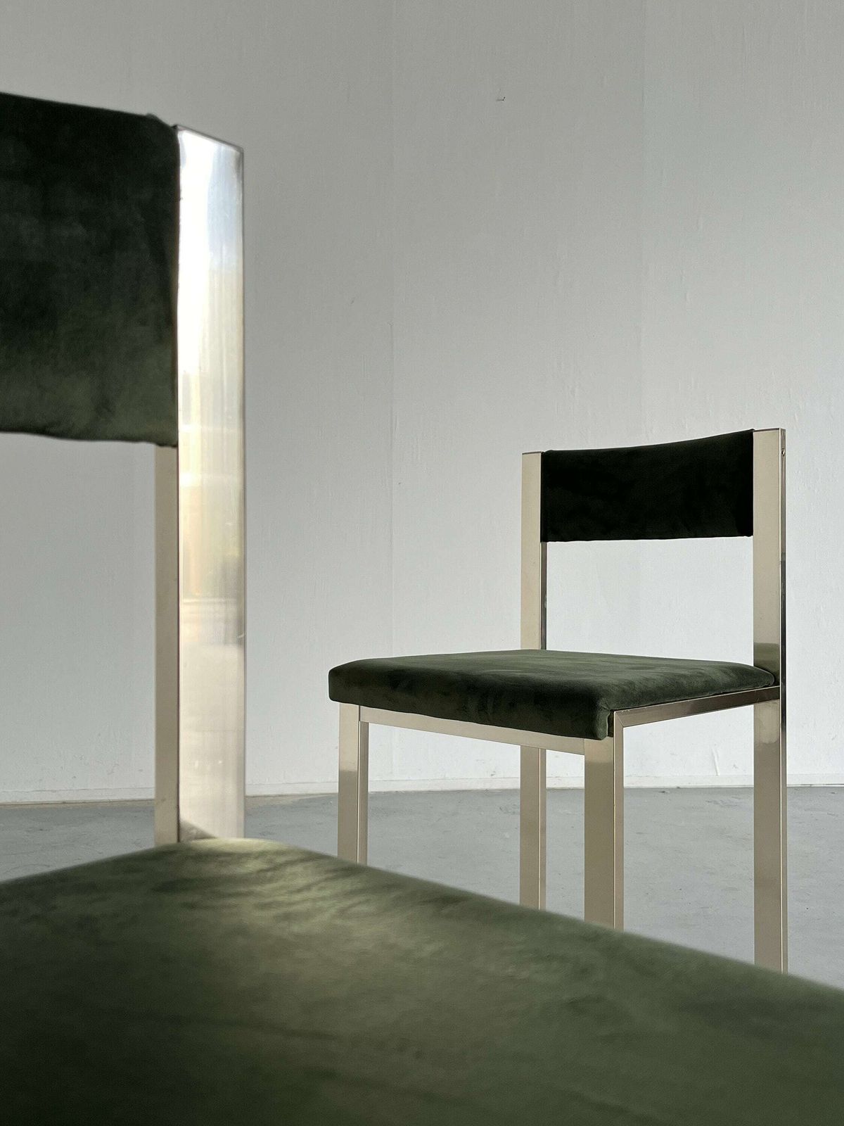 Pair Of Italian Modernist Chairs In Chrome Metal And Green Velvet By Interoffice Italy, 1970s photo vinterior