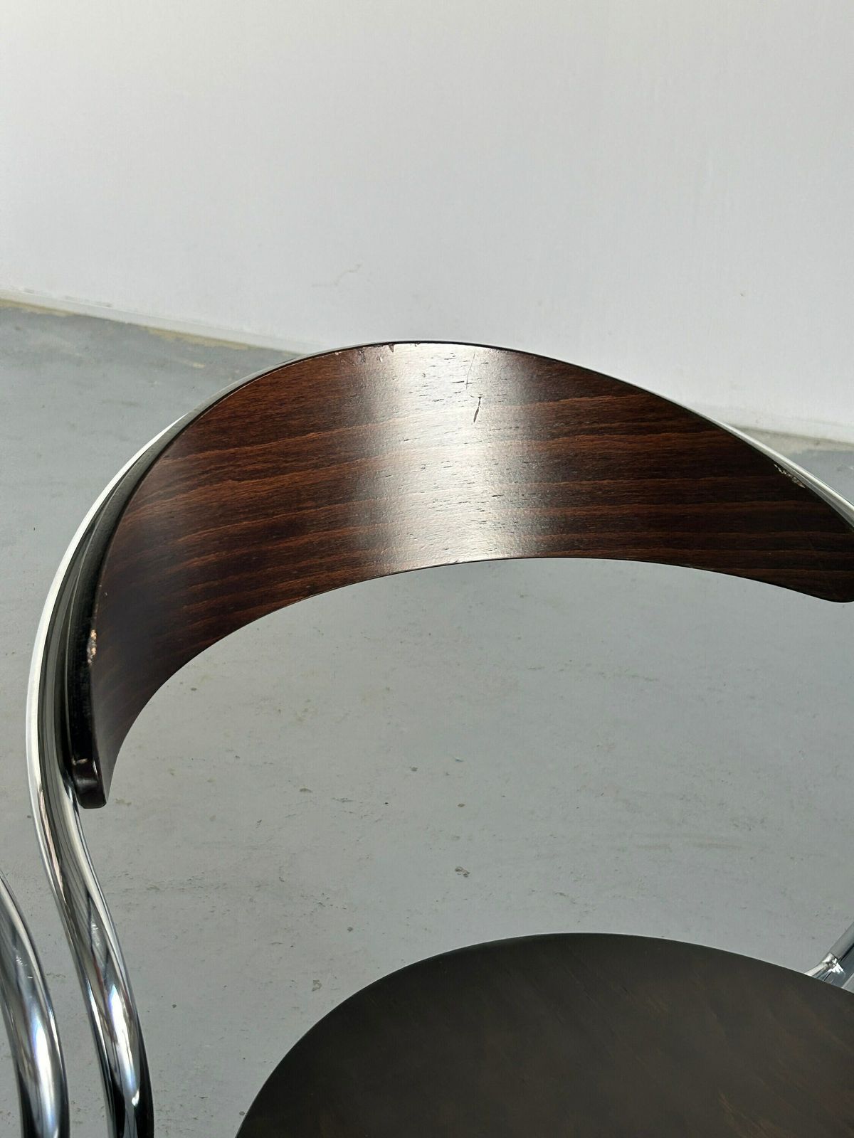 Set Of 4 Vintage Italian Sculptural Memphis Design Postmodern Curved Stackable Dining Chairs In Bent Plywood And Chrome, 1980s Italy photo buy