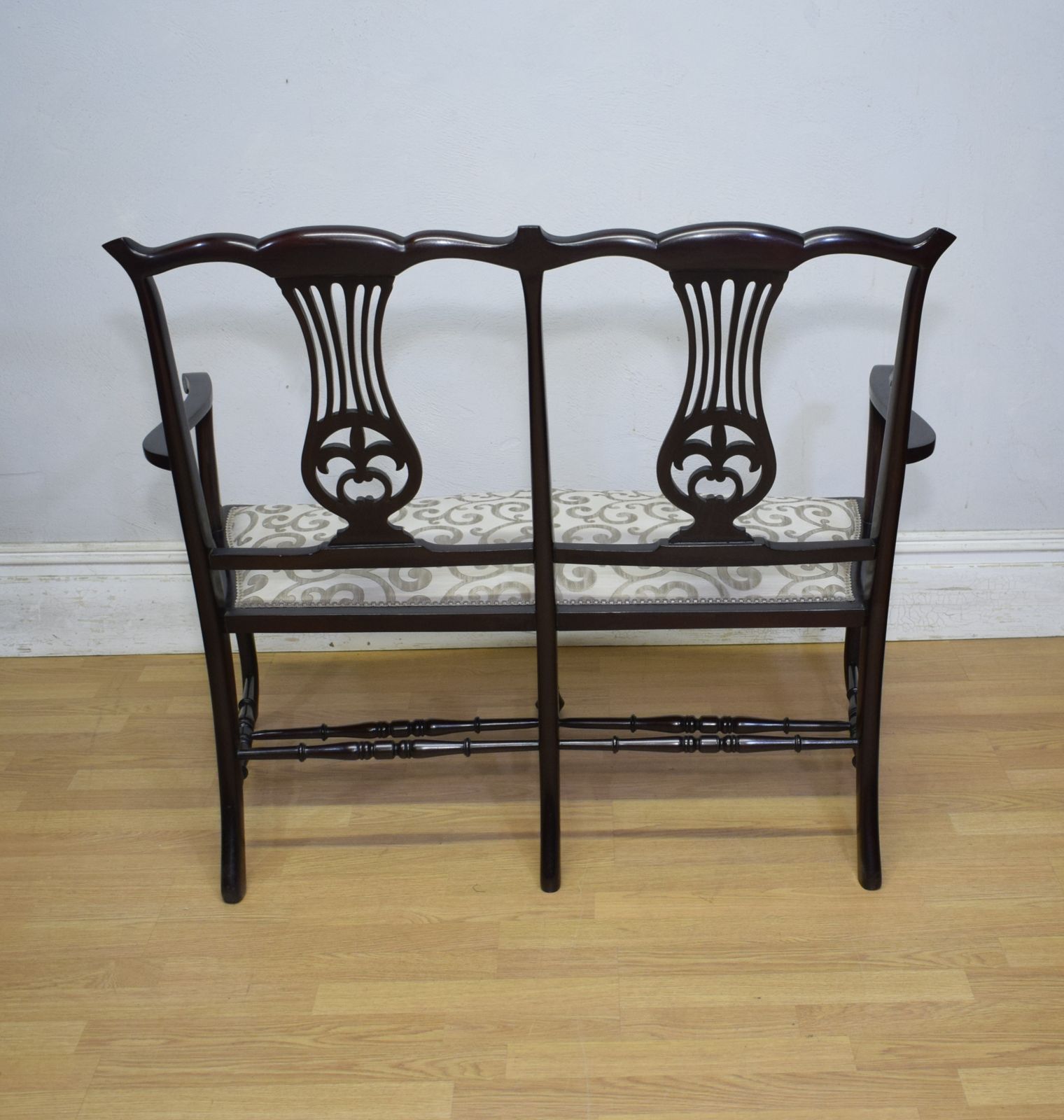 495.0 Victorian Couch / Window Seat, 1990s photo