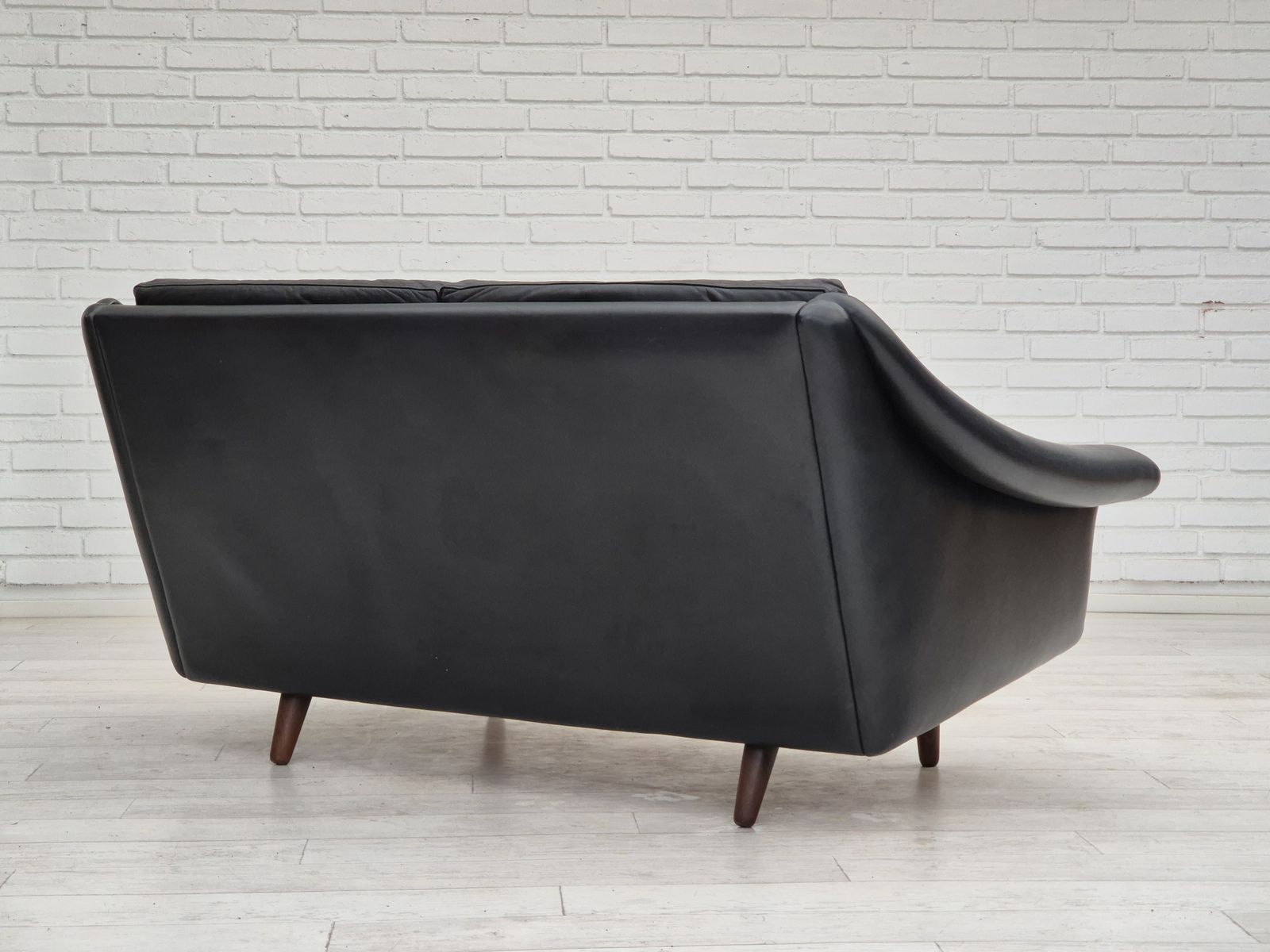 1960s, Danish Design By Aage Christiansen For Erhardsen & Andersen, 2 Seater Sofa Model "Matador", Original Condition. photo vinterior