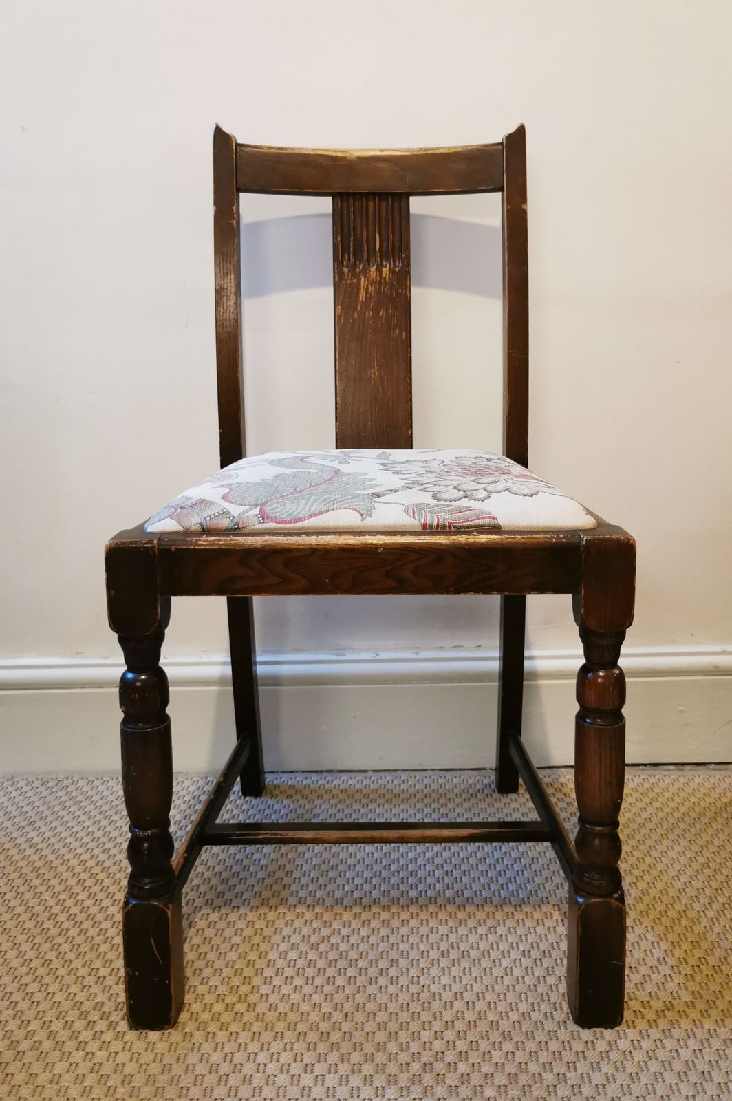90.0 Set Of Four Unique Re Upholstered Solid Hard Wood Dining Chairs With Luxury Fabric Cushions photo