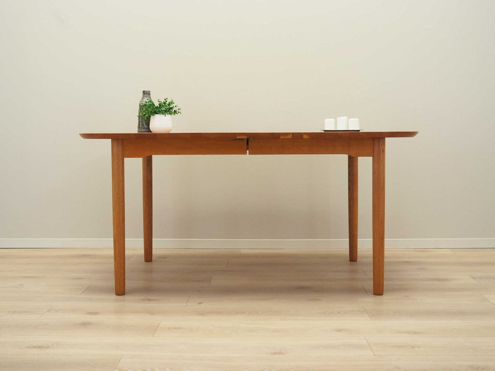 Eettafel In Es, Deens Design, Ca. Jaren 1960, Ontwerper: Gunnar Falsig, Fabrikant: Holstebro Möbelfabrik photo furniture