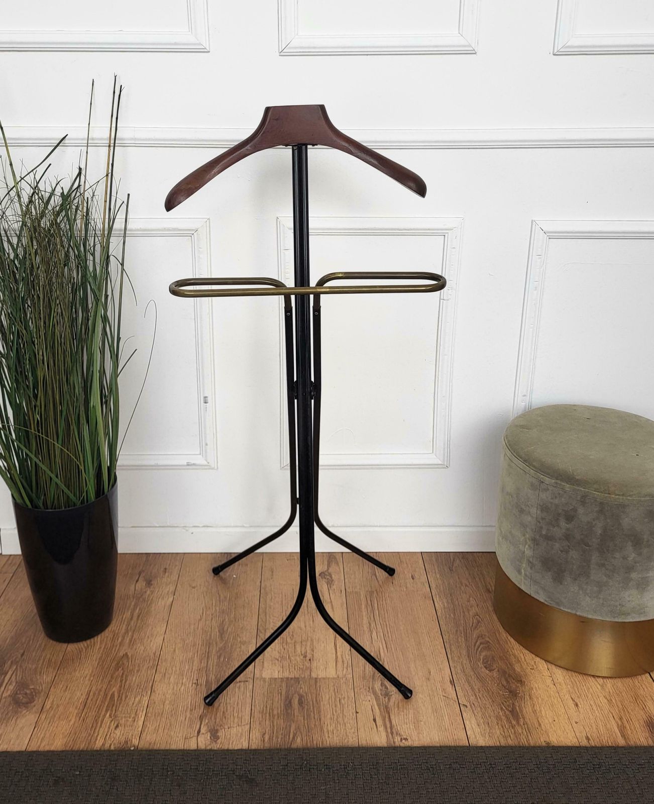 1950s Italian Fratelli Reguitti Midcentury Brass Metal Wood Valet Stand Dressboy photo vinterior
