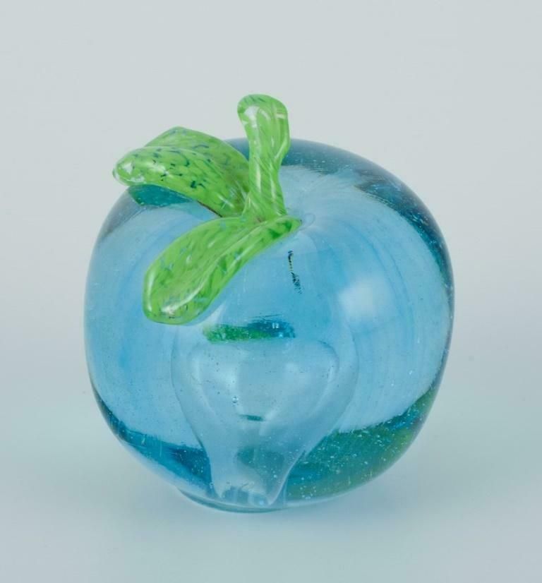 Scandinavian Glass Artist. Set Of Three Paperweights In Art Glass. photo 192.0