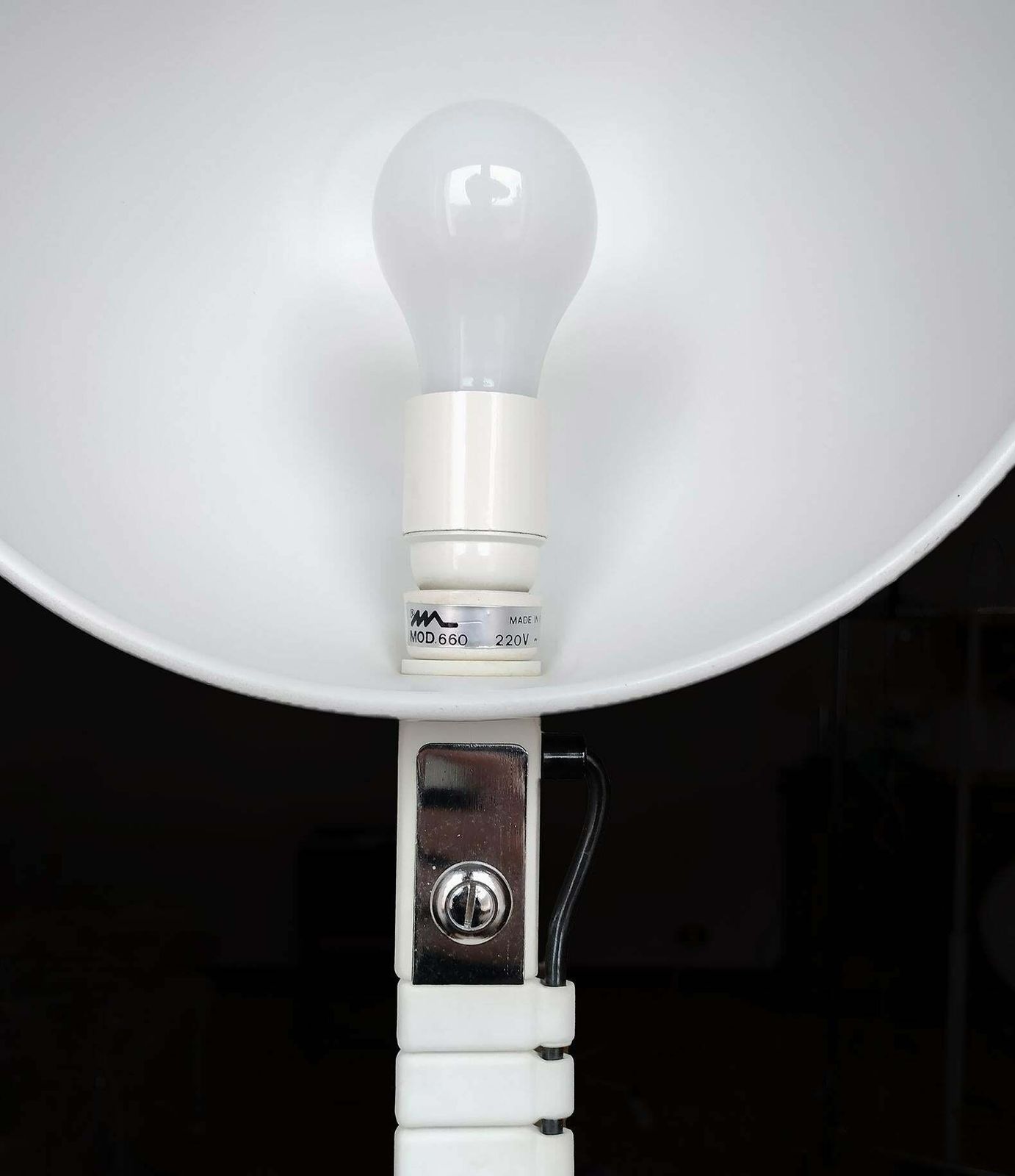 Flex Or 660 Table Lamp In White Metal And Resin By Martinelli Luce 1970s Italy photo vintage