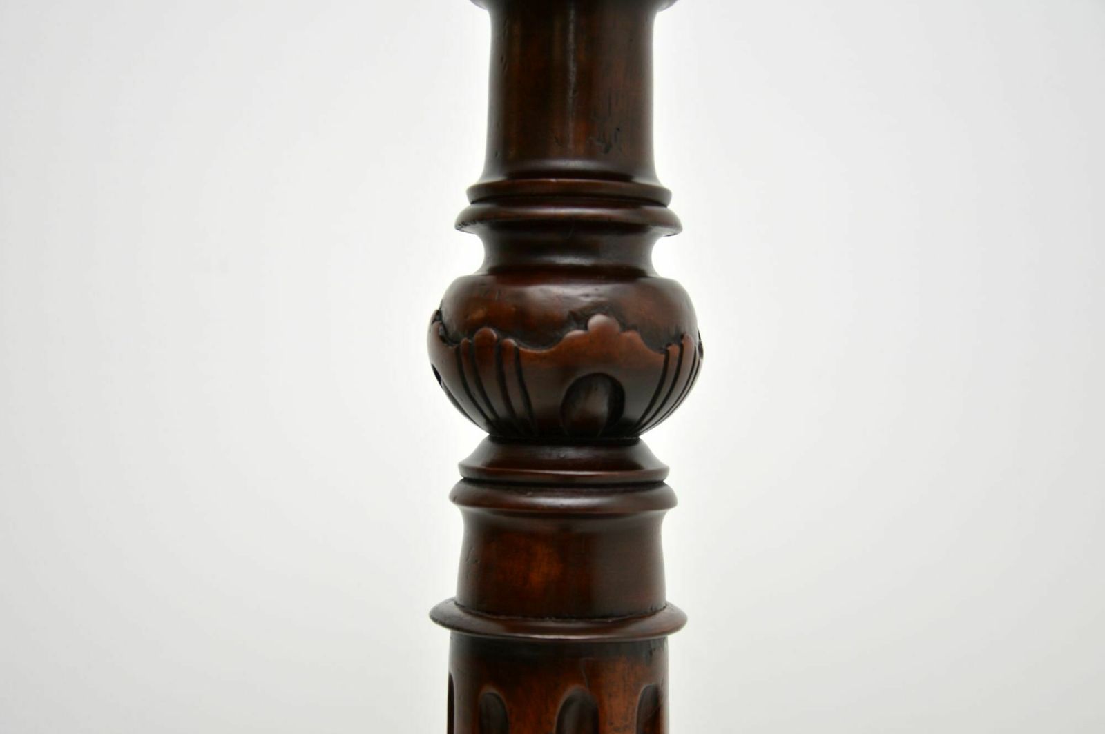 photo furniture Antique Victorian Carved Mahogany Torchere / Plant Table