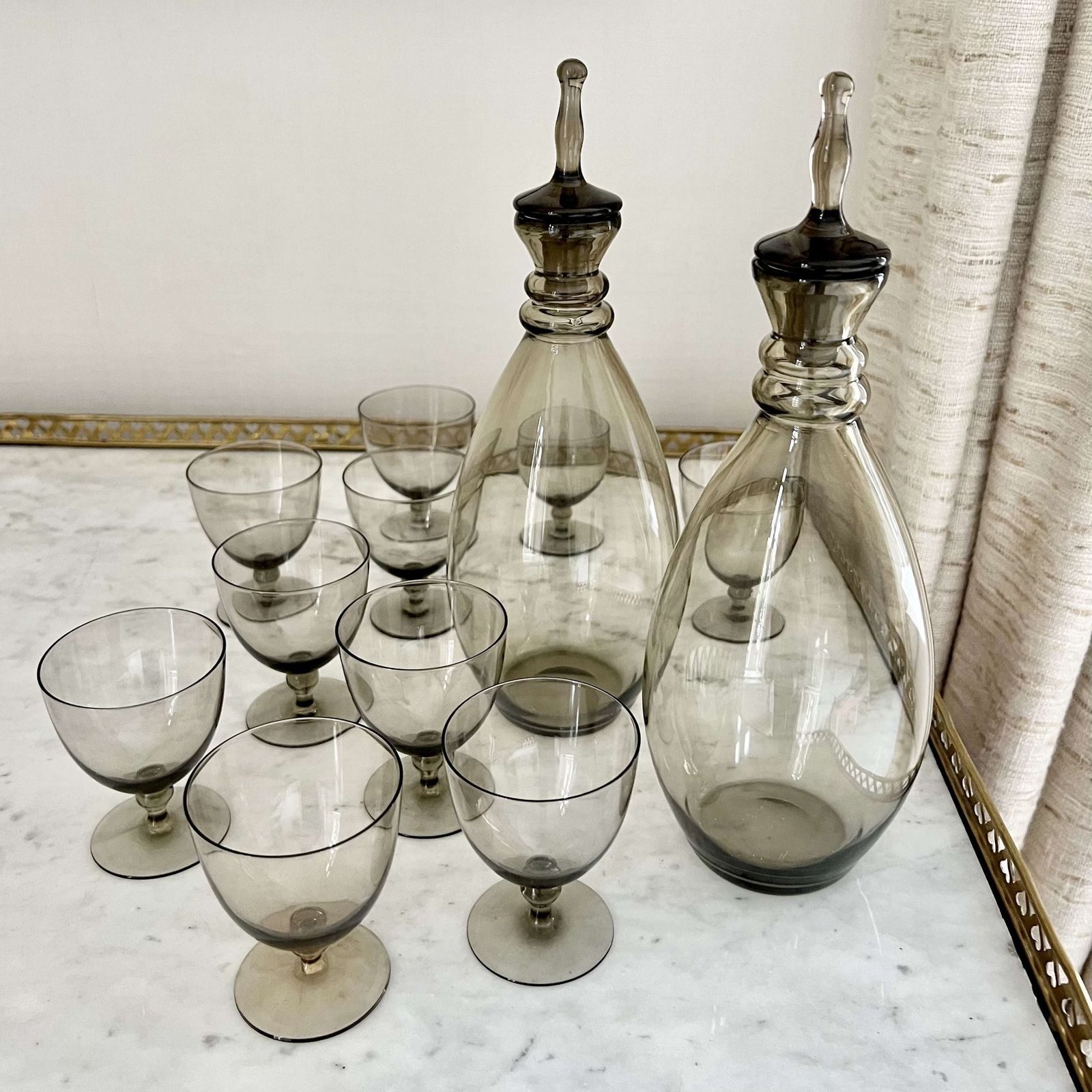 Home Decor Pair Scandinavian Smoked Decanters & 10 Glasses Suite photo
