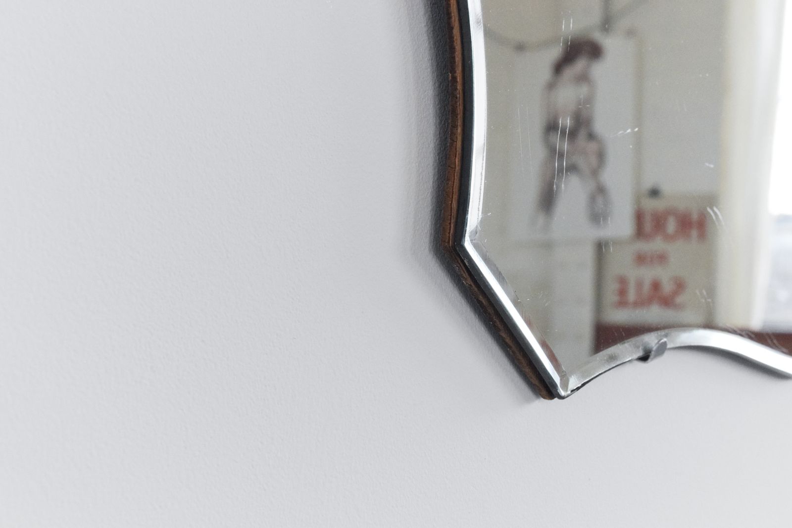 photo furniture Vintage Frameless Cut Glass Bevelled Wall Mirror