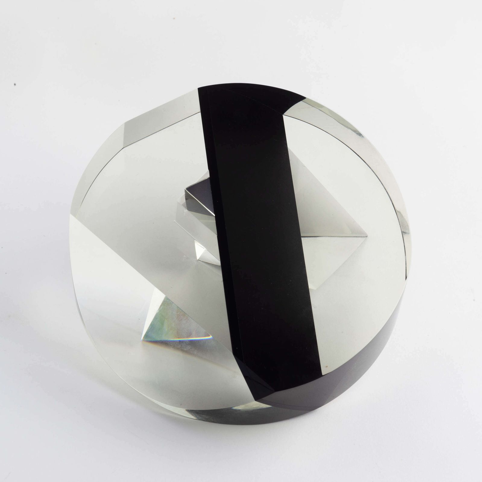 photo furniture Cristal Abstract Sculpture By Czeck Vlastislav Janacek