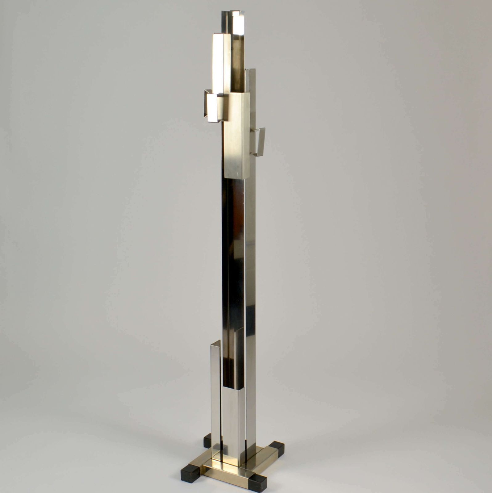 Minimalist Counterbalance Floor Lamp Is Super Flexible, With An Arm Ad photo for sale