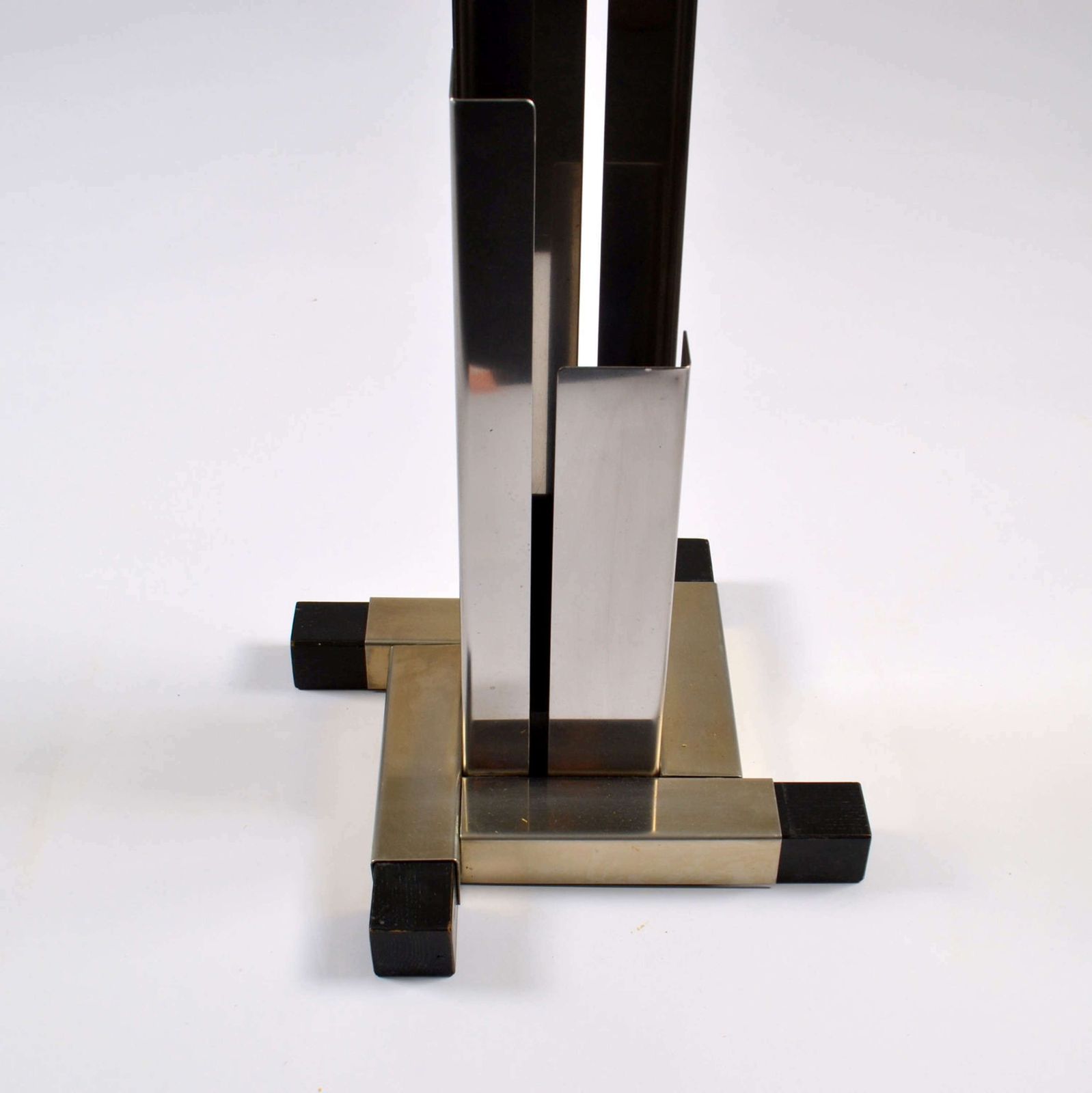 Minimalist Counterbalance Floor Lamp Is Super Flexible, With An Arm Ad photo buy