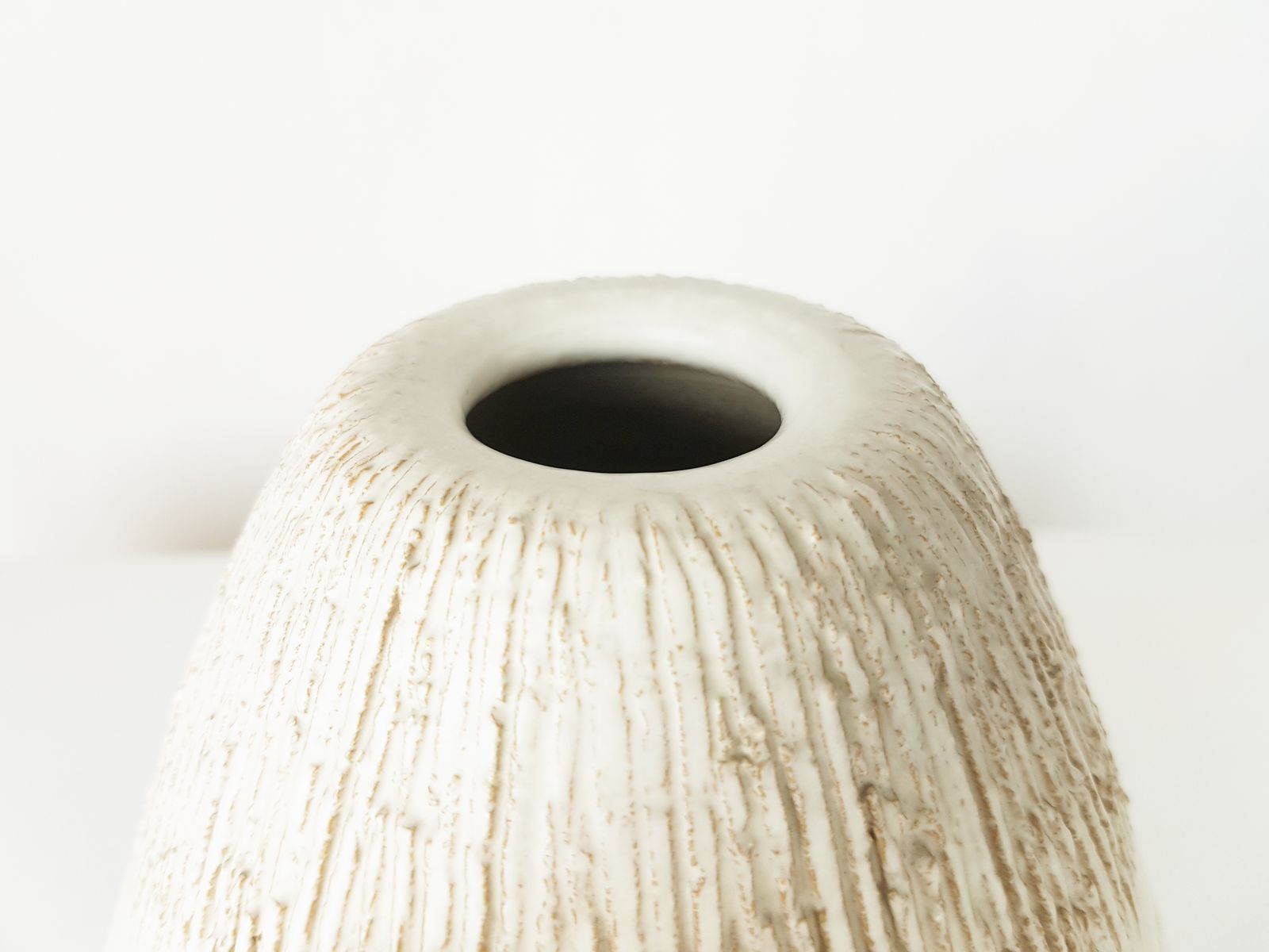 Italian White Ivory Ceramic Vases By La Bottega, 1970s, Set Of 2 photo furniture