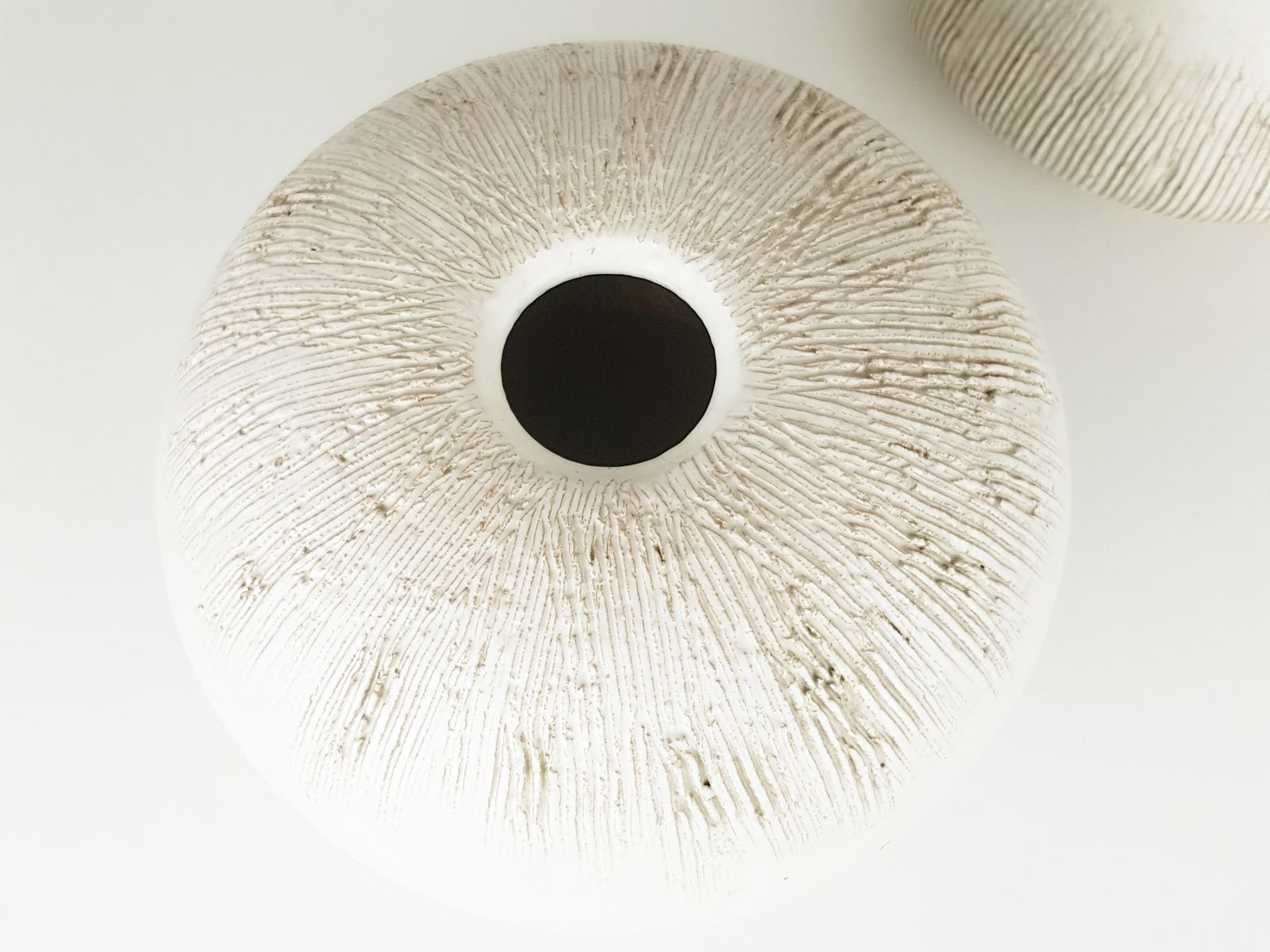 Italian White Ivory Ceramic Vases By La Bottega, 1970s, Set Of 2 photo for sale