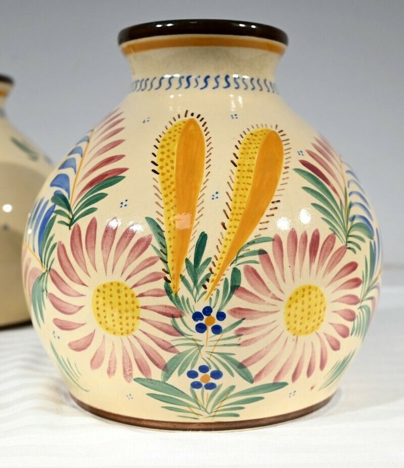 photo vintage Pair Of Henriot Quimper Vases – Mid 20th Century