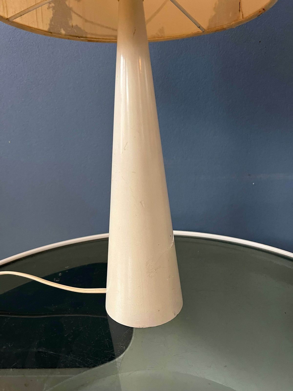 photo furniture Elegant Mid Century Desk Lamp With Beautifully Patterned Shade