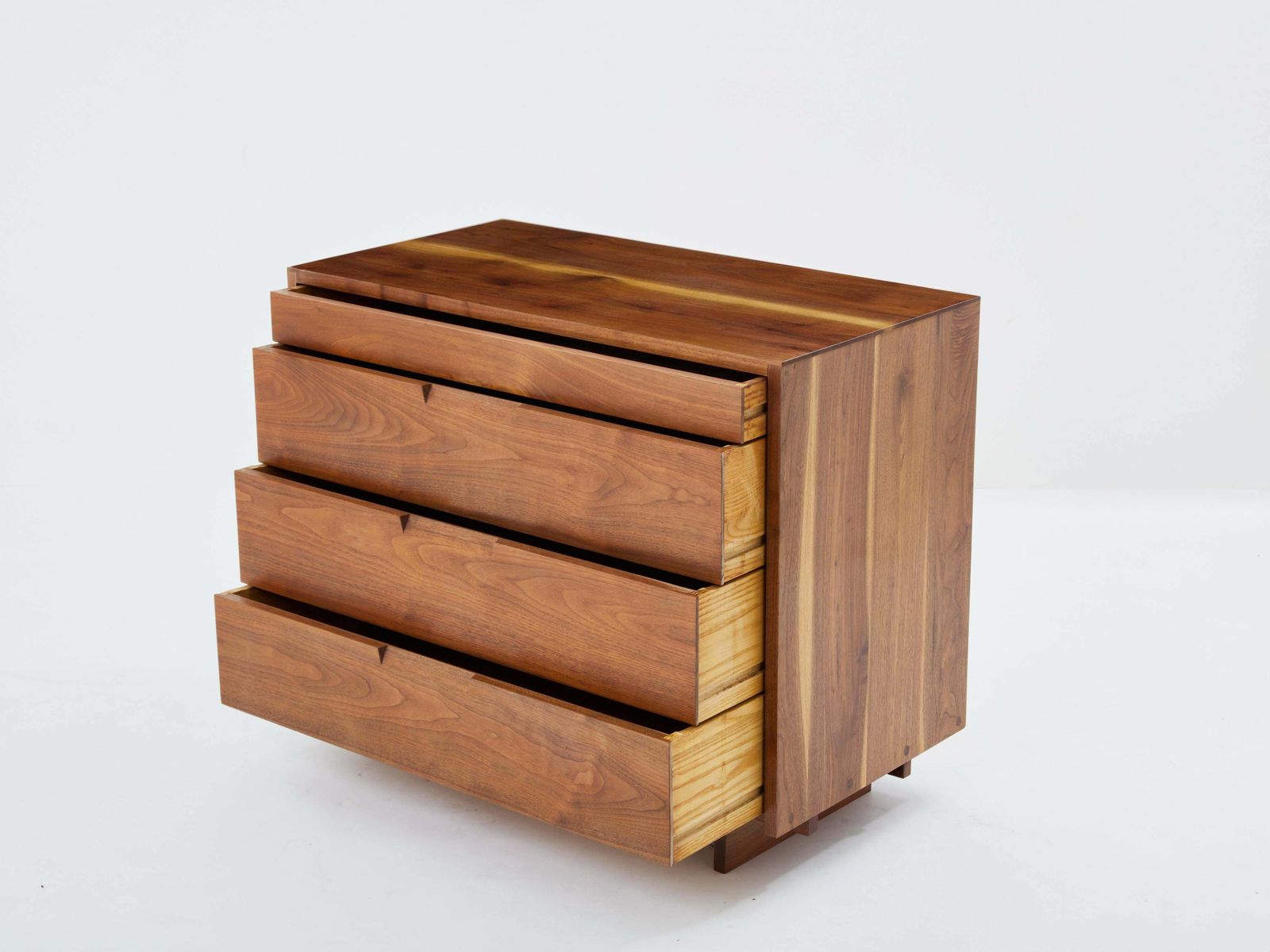 Commode George Nakashima en noyer noir américain, 1955 photo Mobilier