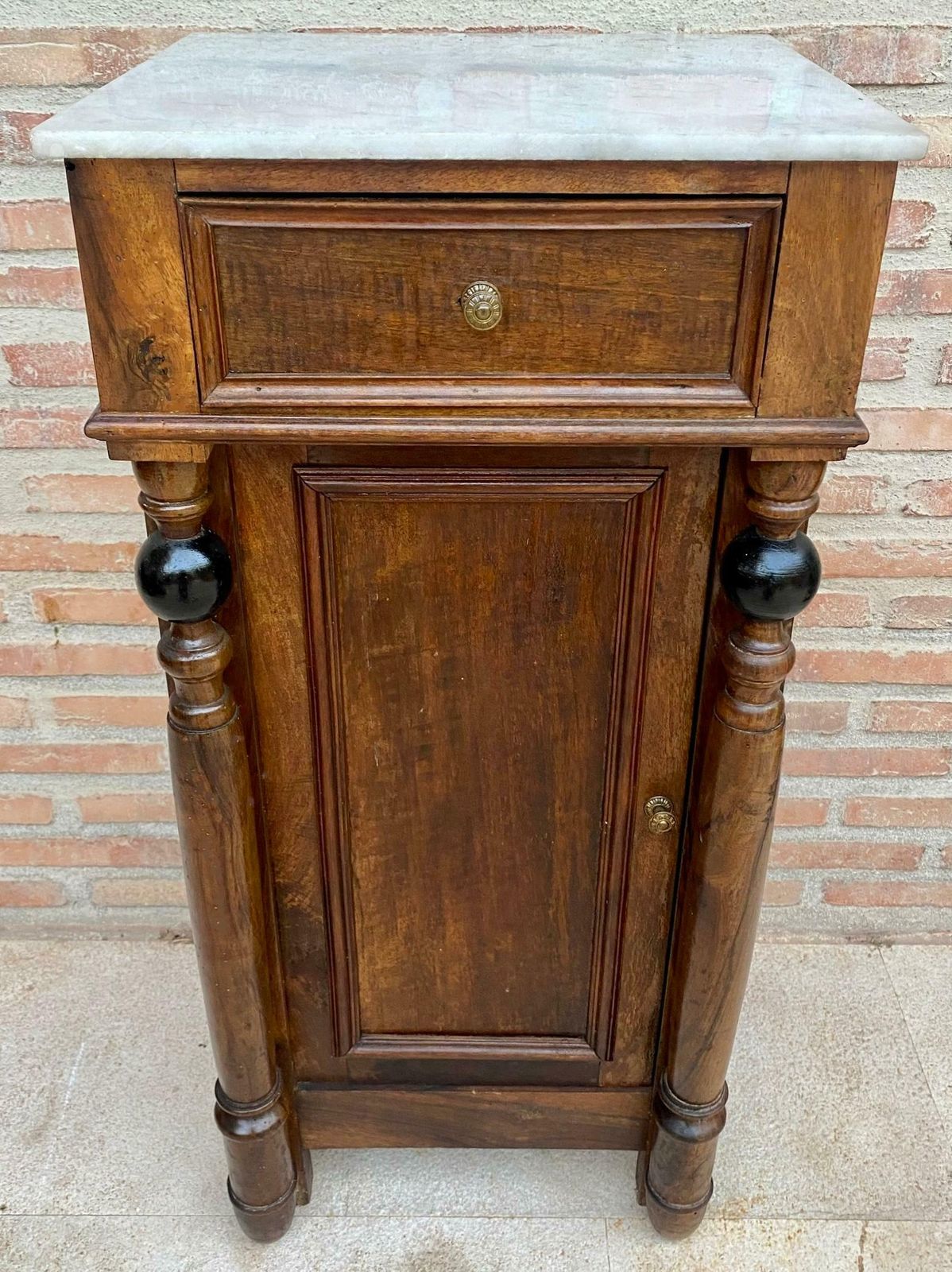 Tables de chevet françaises en noyer, début du XXe siècle, un tiroir, plateau en marbre photo furniture