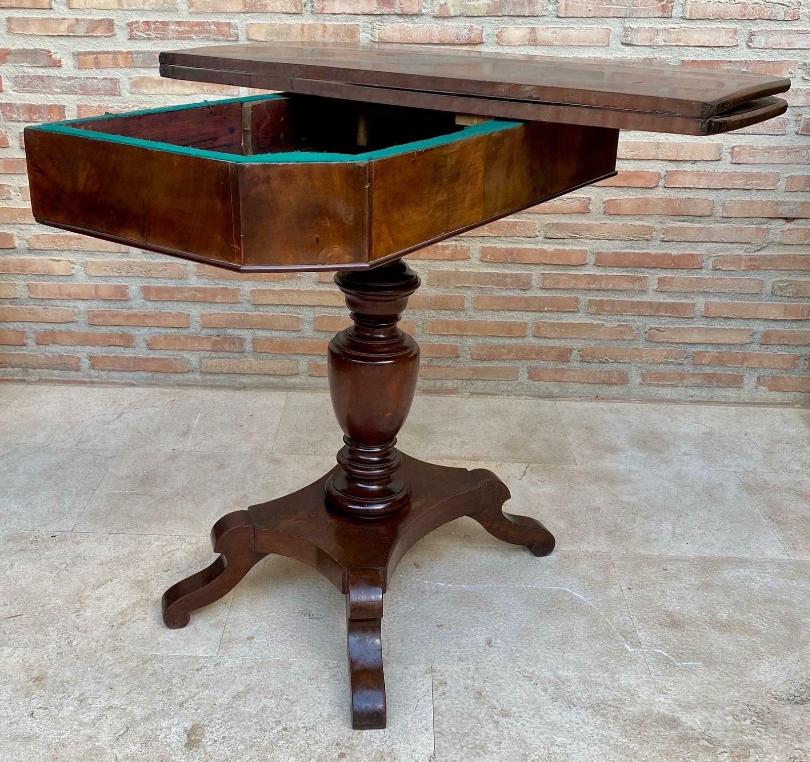 Table de jeu pliante française en noyer, 1920 photo buy