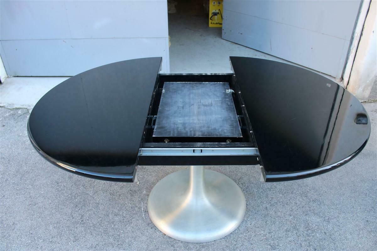 photo vintage Round Extendable Table In Black Lacquered Satin Metal 1970 Moscatelli Formanova