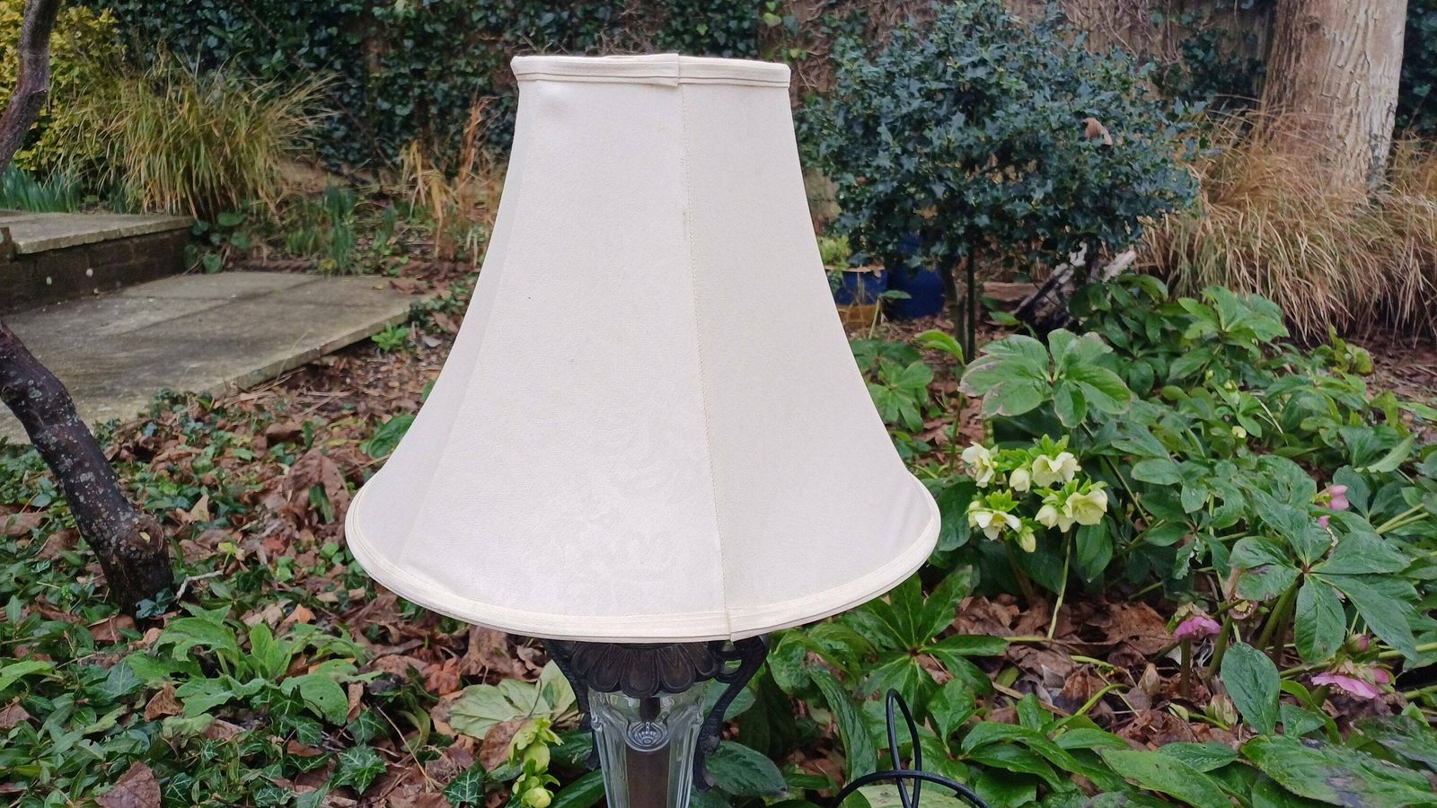 Quality Vintage Table Lamp With Shade   Glass And Metal Base, Classical Style In Excellent Condition , Working (Height 67cm Inc Shade) photo 85.0