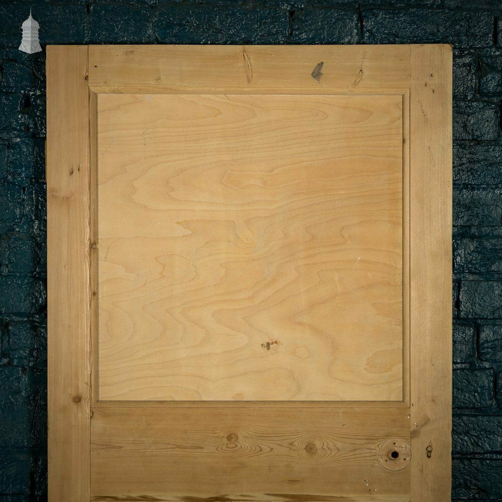 photo furniture Pine Panelled Door, Moulded 3 Panel Set Of 2