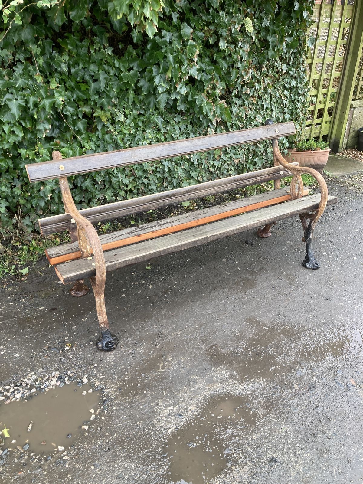 photo furniture Victorian Cast Iron And Pitch Pine Bench