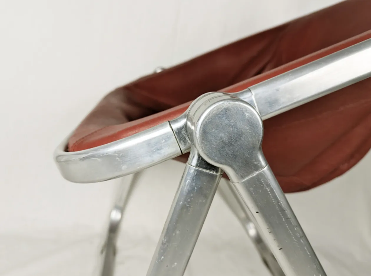 photo furniture Red Skai & Aluminum Plona Folding Chair By G. Piretti For Anonima Castelli, 1960s