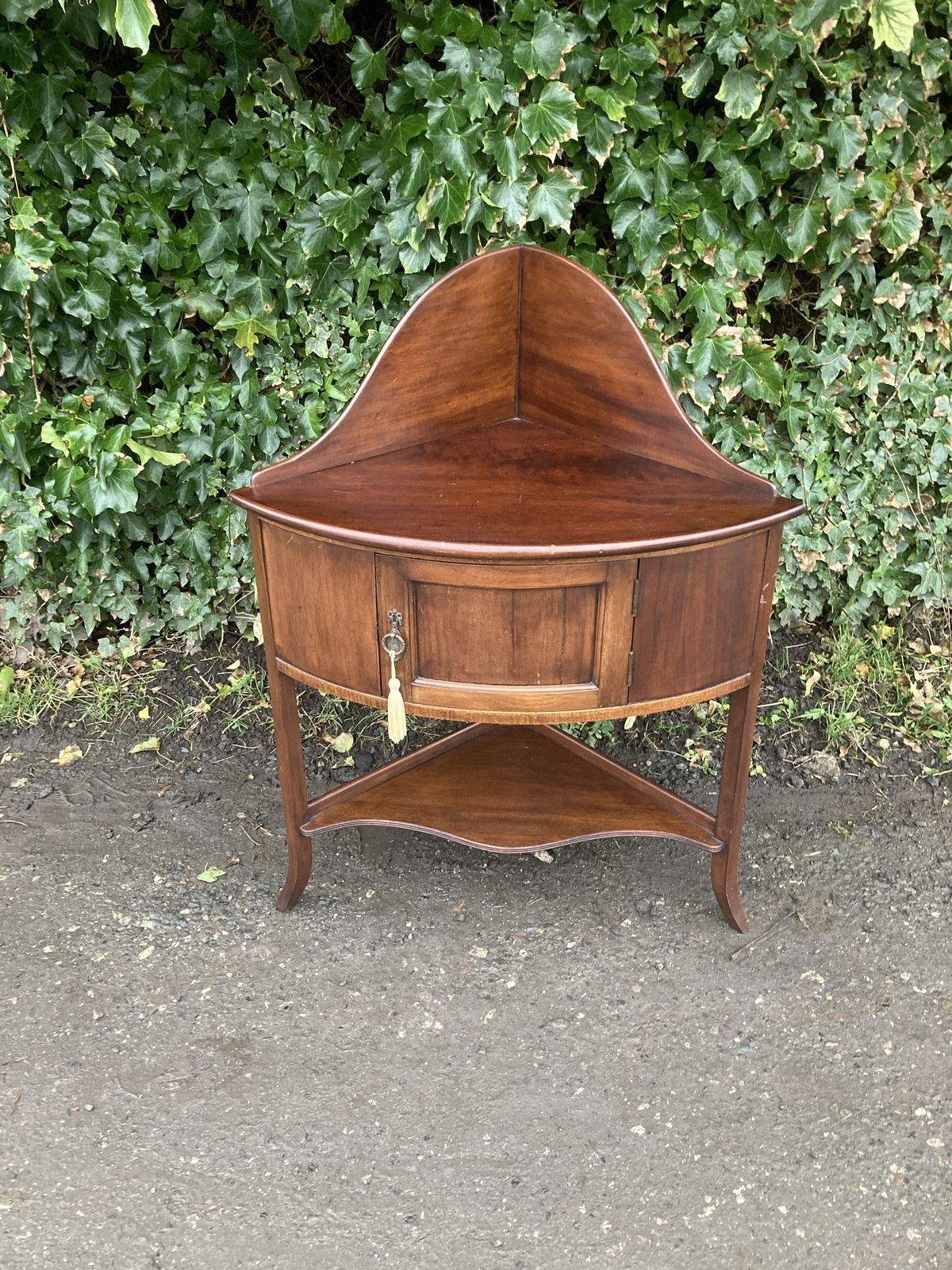 Georgian Style Mahogany Corner Wash Stand