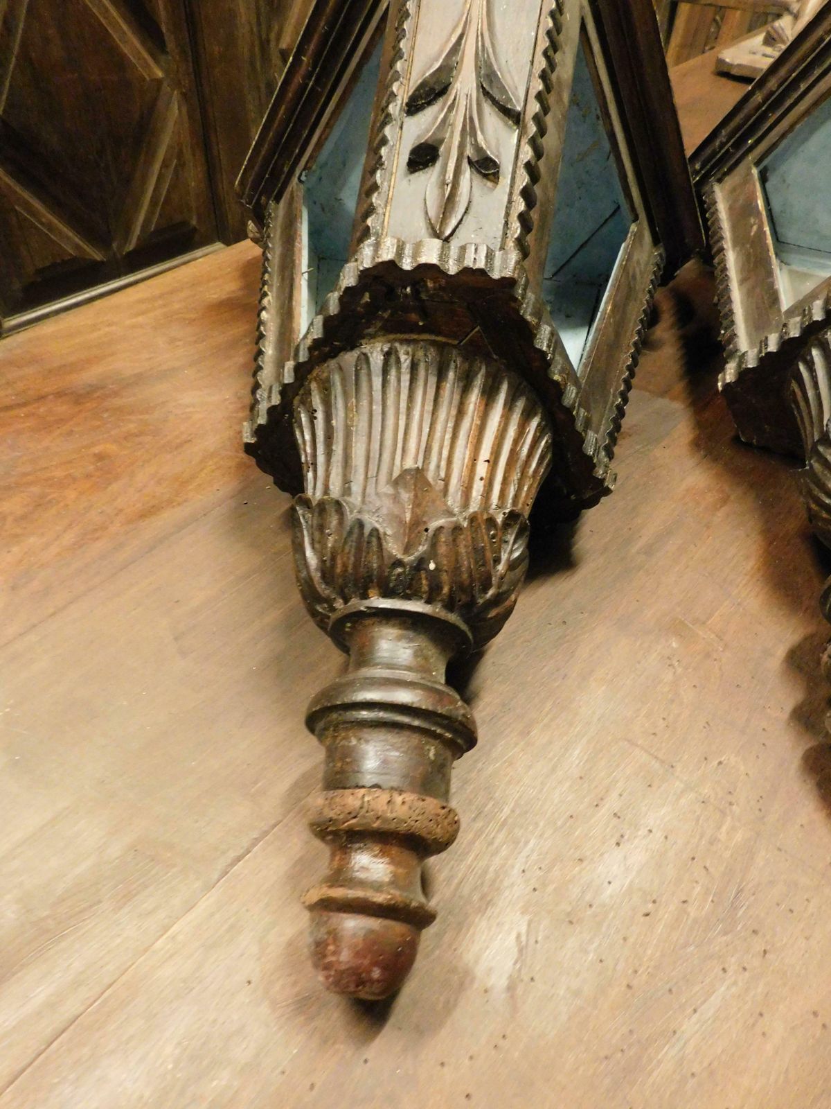 photo furniture Pair Of Old Big Street Lamps, Procession Lamps In Lacquered Wood, Italy
