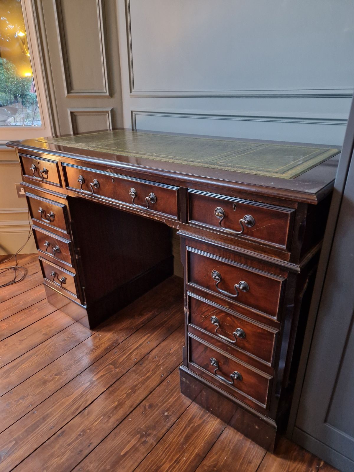 Vintage Early 20th Century Pedestal Writing Desk photo for sale