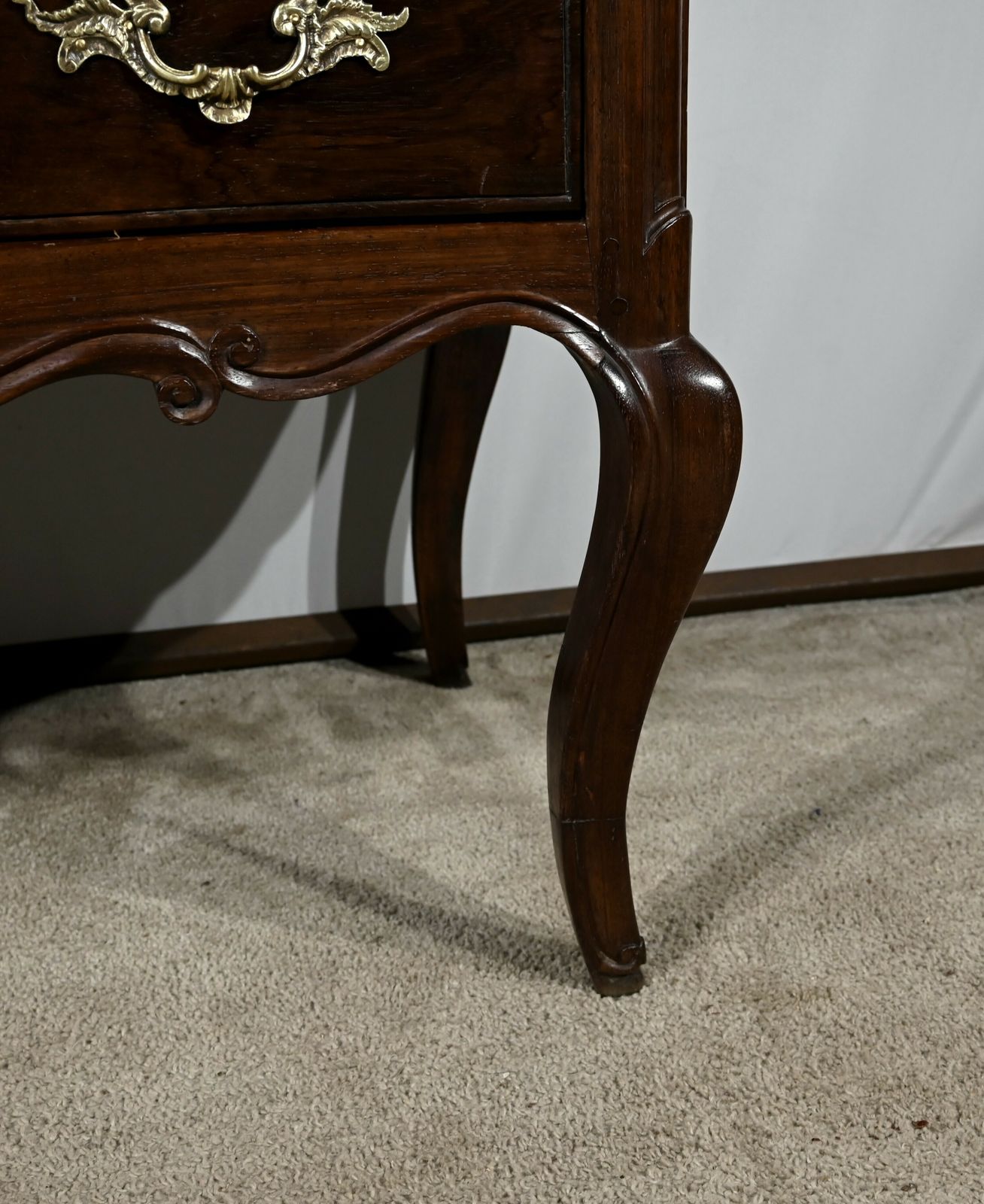 photo for sale Sauteuse Commode In Amaranth And Mahogany, Louis XV – 18th Century