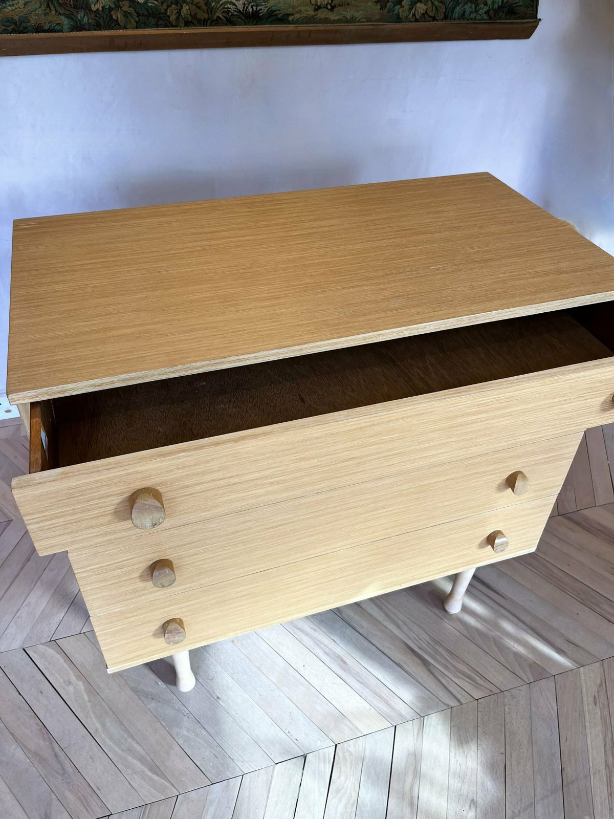 photo vinterior Vintage Blonde Wood Avalon Chest Of Drawers