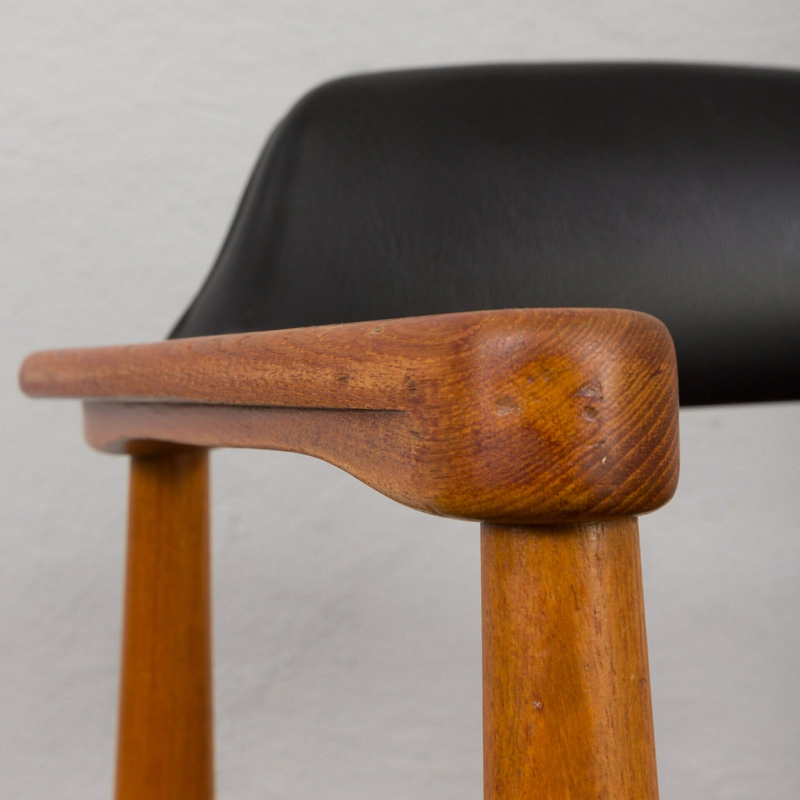 photo vinterior Solid Teak Chair In Black Vinyl Fabric The Style Of Erik Kirkegaard, Denmark, 1950s