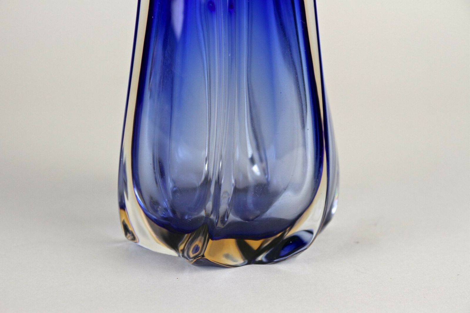 photo vinterior Contemporary Dark Blue Murano Glass Vase, Italy Circa 1970