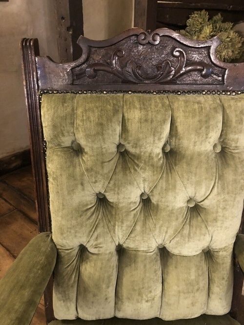Edwardian Button Upholstered In Green Velvet Gentleman's Reading Fireside Chair. photo vinterior