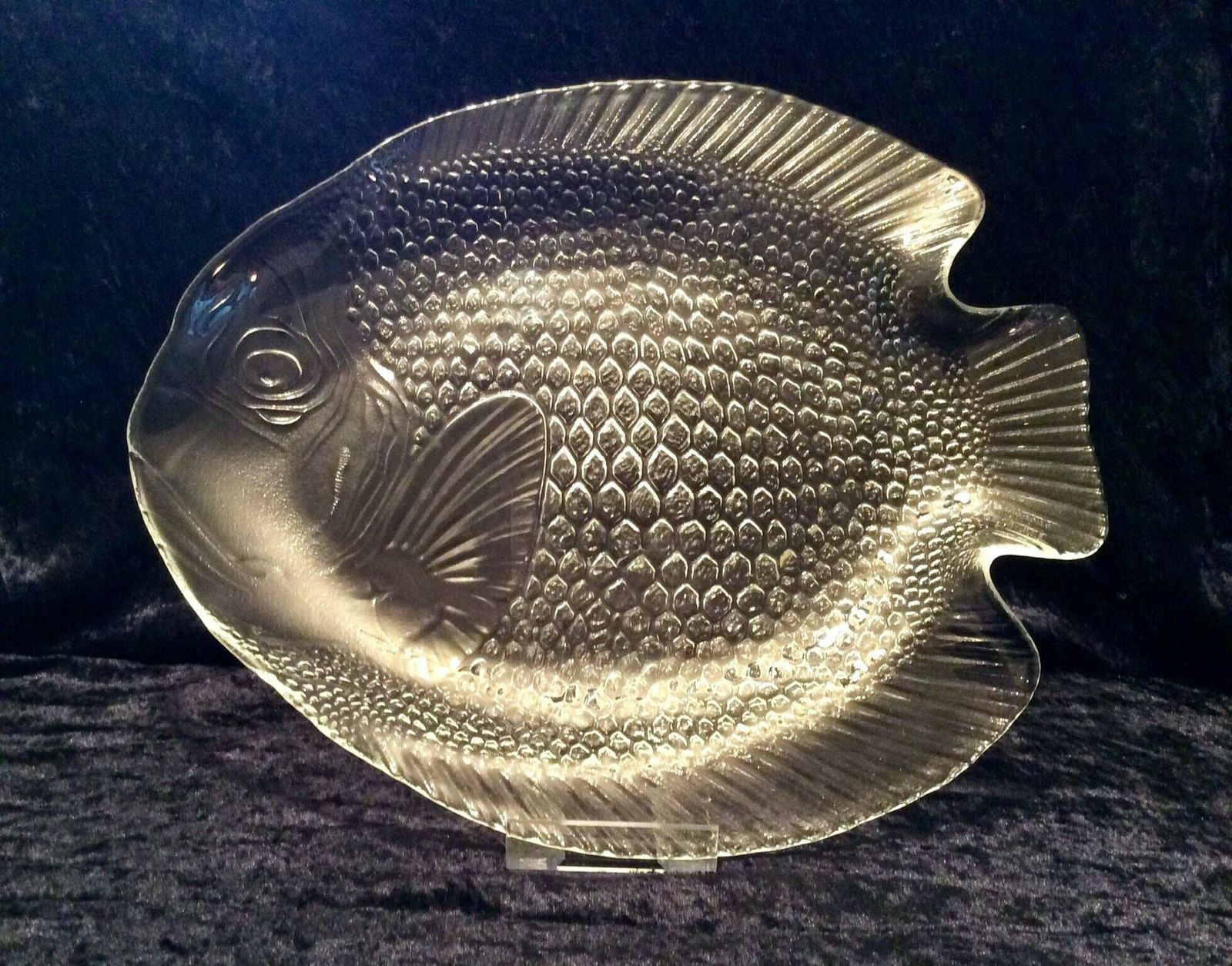 Retro 1970s Arcoroc ‘Poisson’ Set Of 7 Glass Dishes: 1 Large Platter, 6 Dinner Plates, Arcoroc Fish Plates, Arcoroc Glass Fish Poisson Plate photo Home Decor