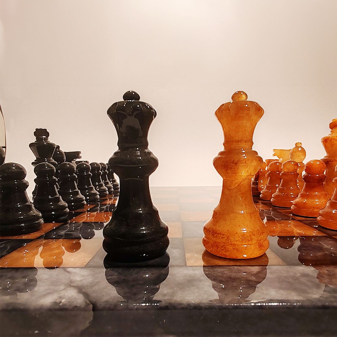 Chess Set In Hand Carved Italian Alabaster Of Volterra   Black And Natural Agate 1970s photo 820.0